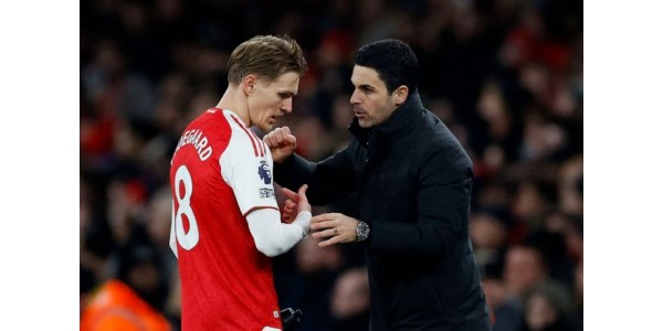 Arsenalin fanien tyytymättömyys kasvaa yhä voimakkaammin Arsenalin fanien tyytymättömyys kasvaa yhä voimakkaammin